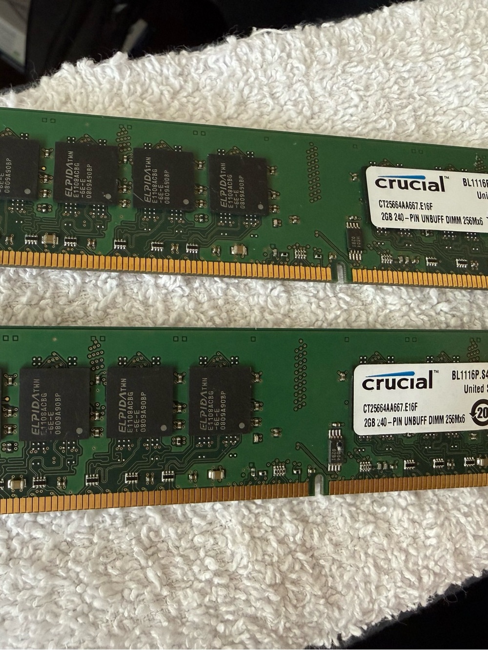 Crucial DDR2 Desktop RAM Memory Kit 4GB Total (2 x 2GB) Memory Modules